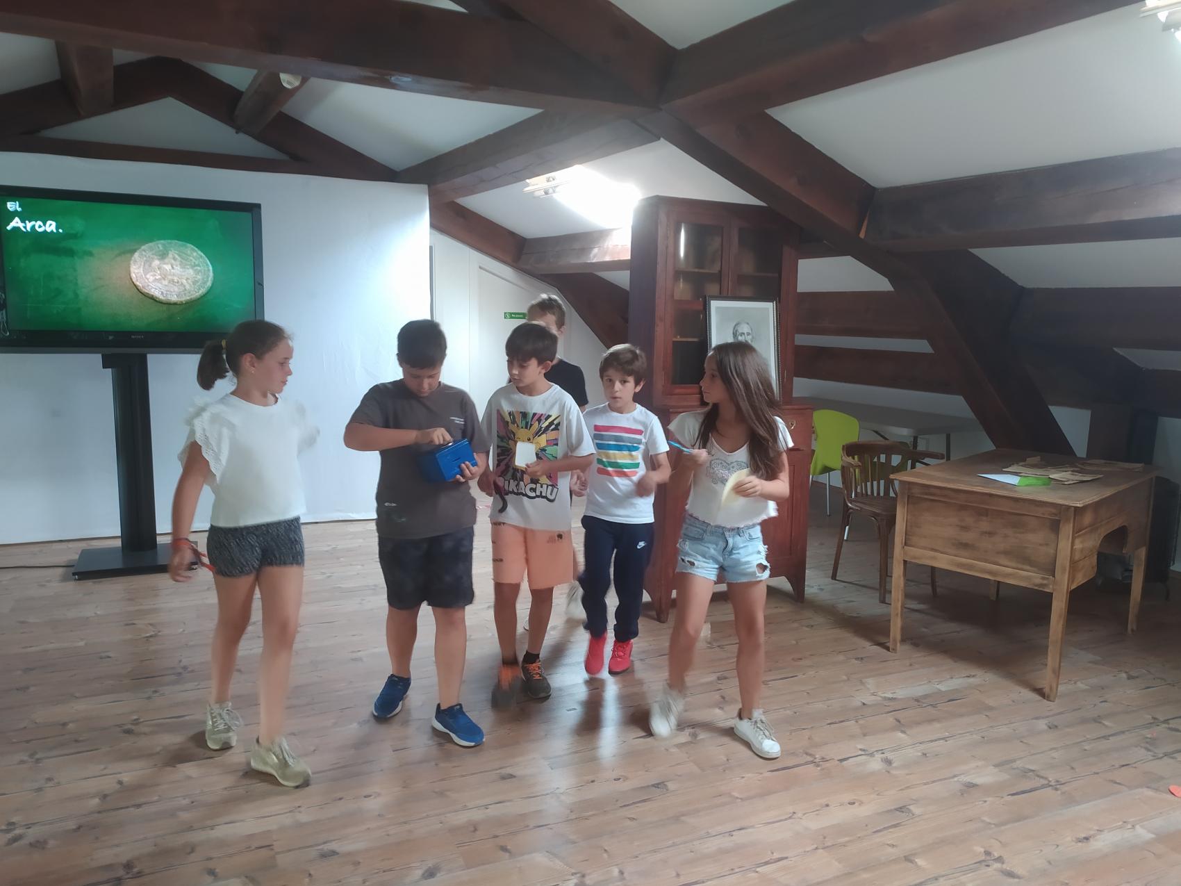 Scape room "en busca del arca del acebal"