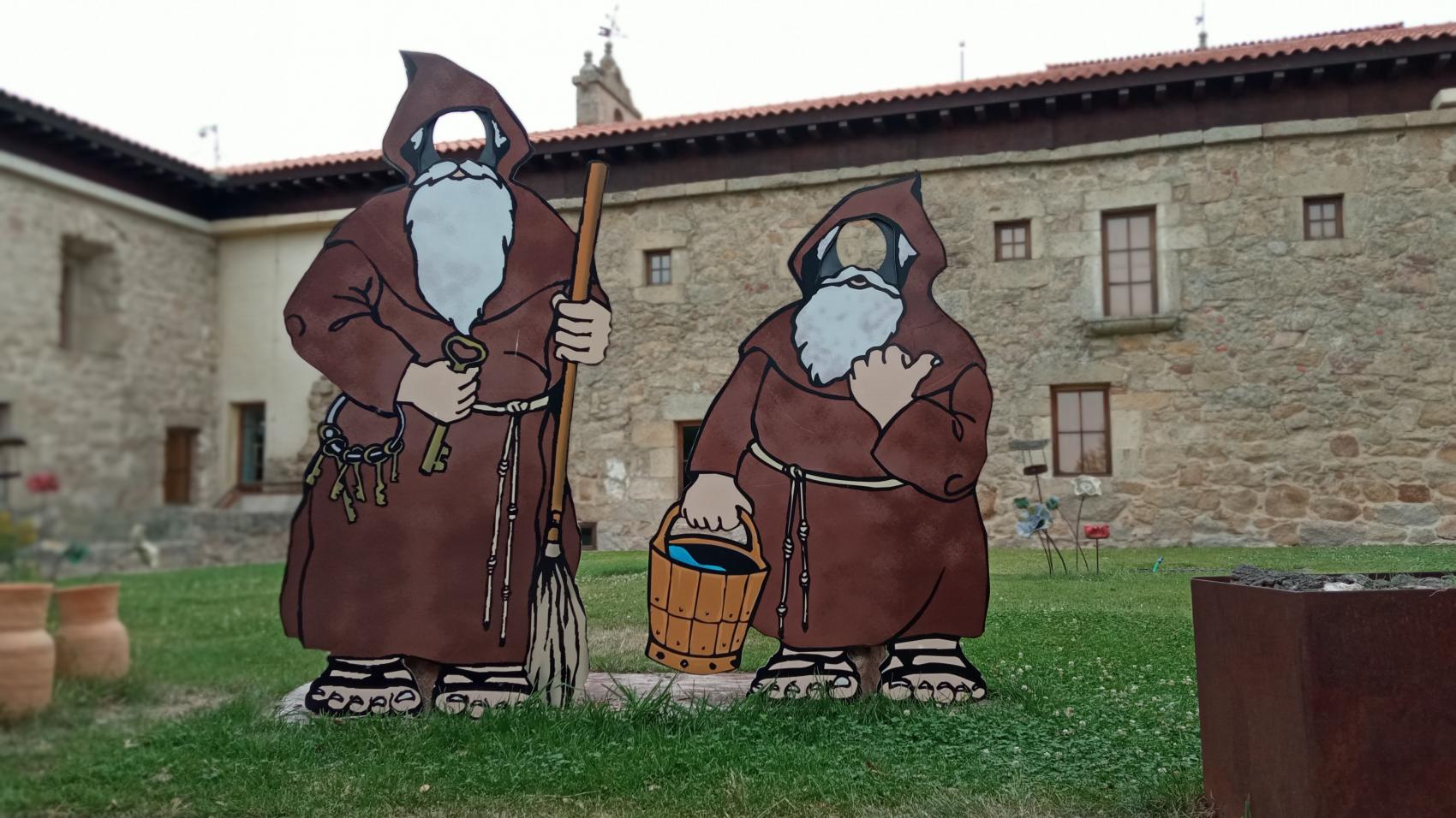 Frailes y cogullas