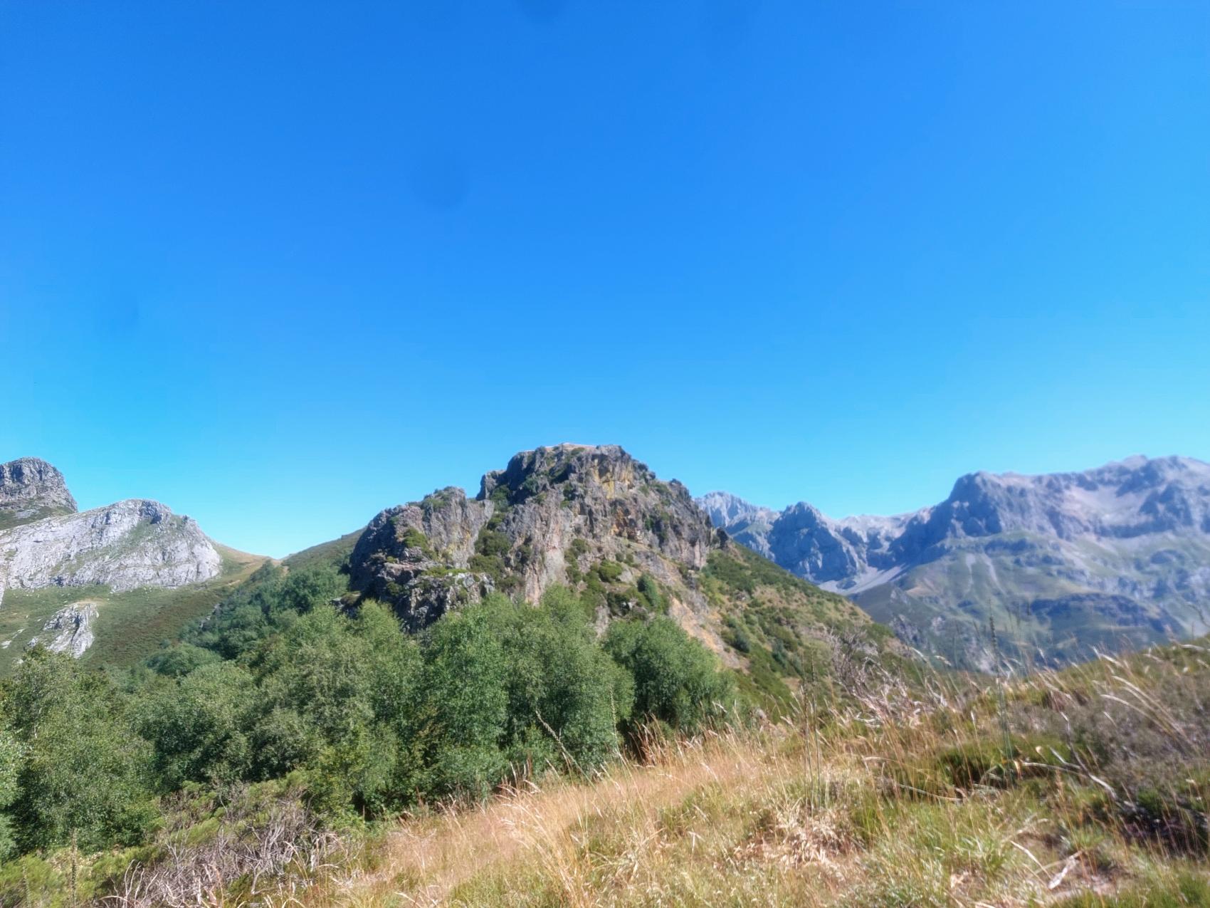 Collado de dobres: una visión única de la geología del parque nacional de los picos de europa