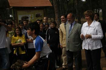 EL DÍA MUNDIAL DEL MEDIO AMBIENTE SE CELEBRA CON LA SUELTA DE AVES PROCEDENTES DEL C.R.A.S